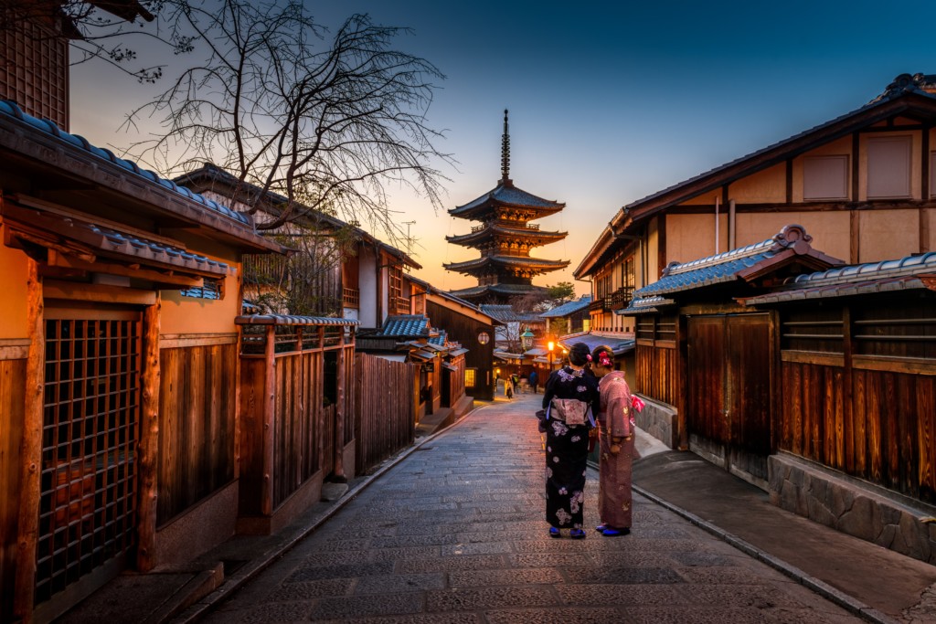 京都の街散策ならプール&フィットネスの充実したホテルで！